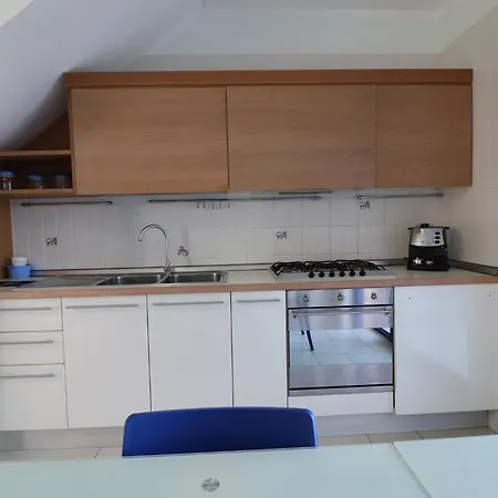 Artemis Dwelling In Apartment *