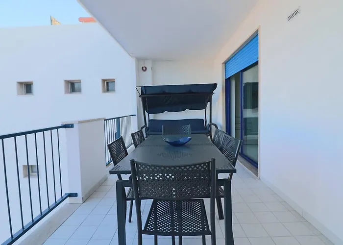 Artemis Dwelling In * أوترانتو